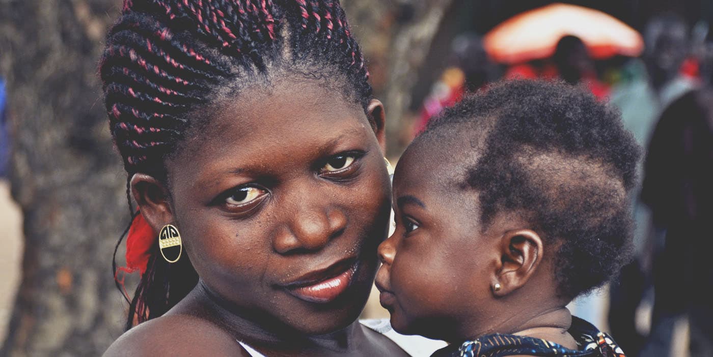 afrikanische Frau mit Kind